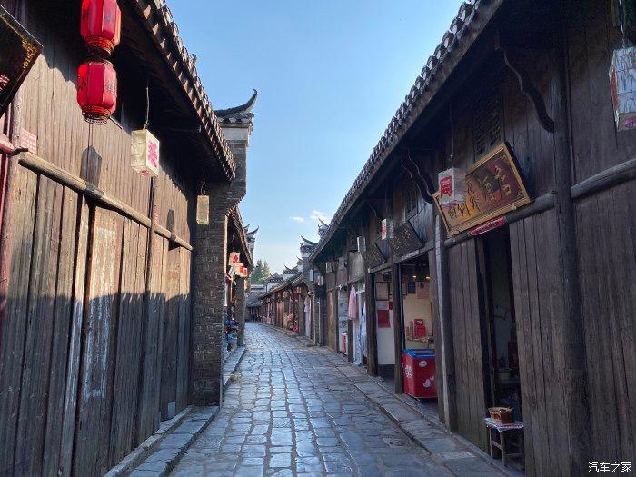 重庆、成都、武汉多地办公楼限电，各个城市还有哪些花式降暑的举措？游戏画面